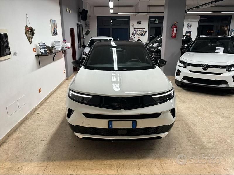 Usata Opel Mokka 130 CV (95 kW) 2025 Bianco SUV