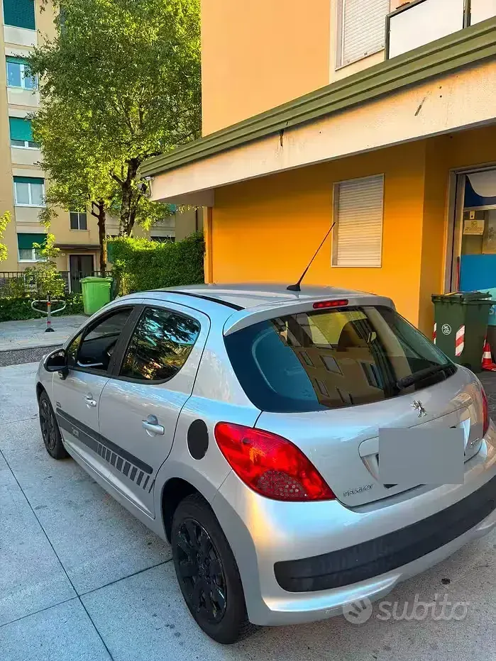 Usata Peugeot 207 95 CV (69 kW) 2009 Grigio Berlina
