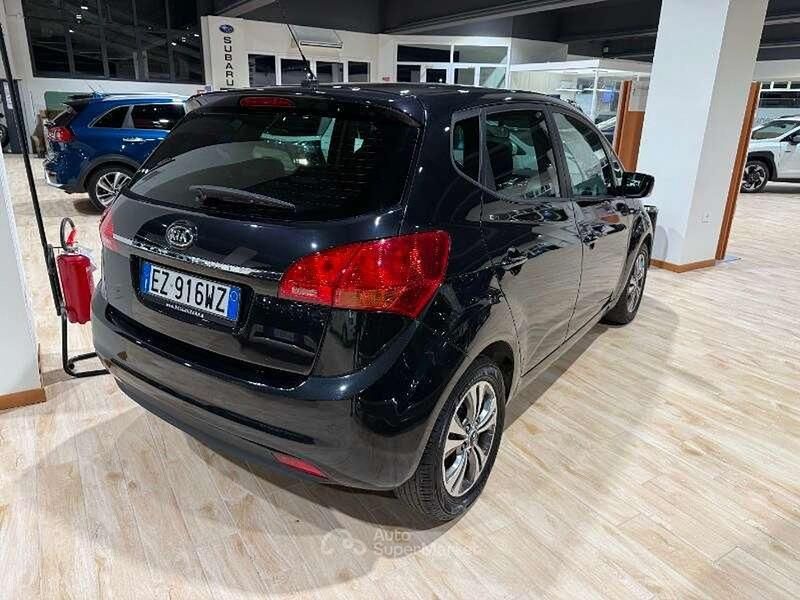 Usata Kia Venga 90 CV (66 kW) 2015 Nero Utilitaria