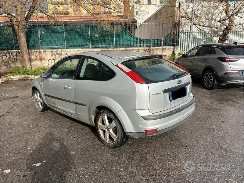 Usata Ford Focus 90 CV (66 kW) 2007 Grigio Coupé