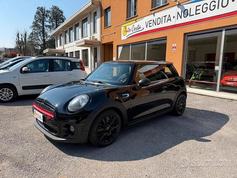Usata Mini ONE Hype 102 CV (75 kW) 2019 Nero Utilitaria