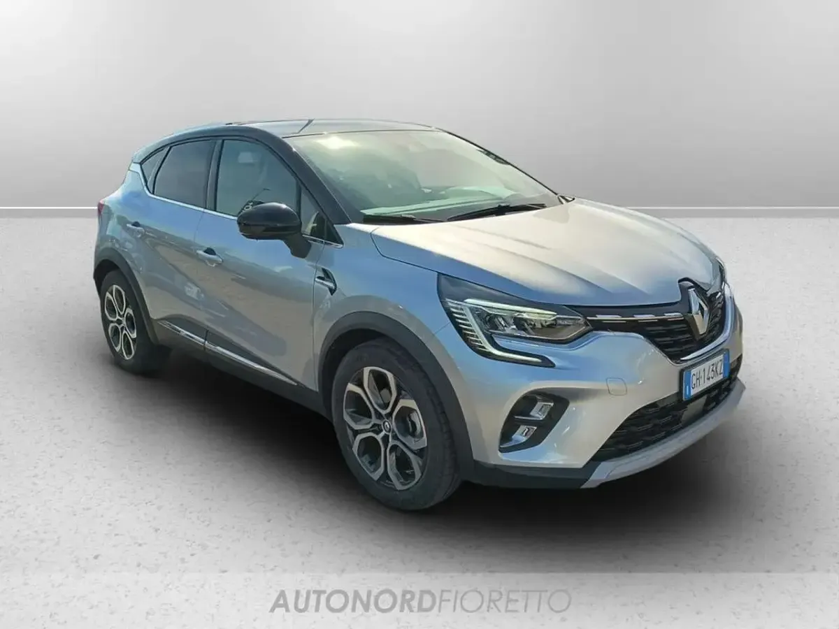Occasion Renault Captur Techno 160 PK (117 kW) 2022 Grijs SUV