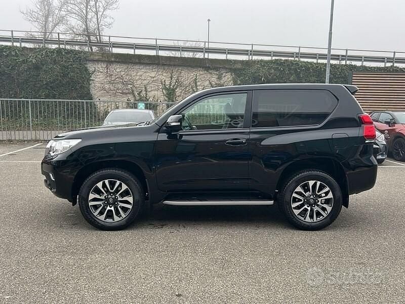 Usata Toyota Land Cruiser Lounge 204 CV (150 kW) 2023 Nero SUV