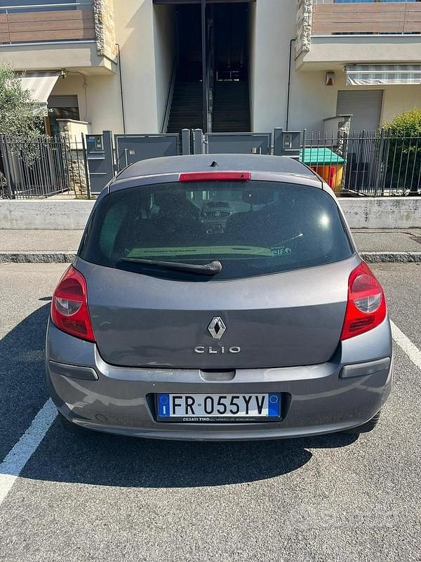 Usata Renault Clio II LE 2008 Grigio Berlina