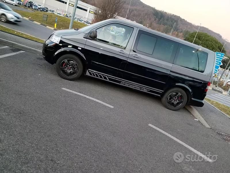Usata VW Multivan 174 CV (127 kW) 2006 Grigio Monovolume