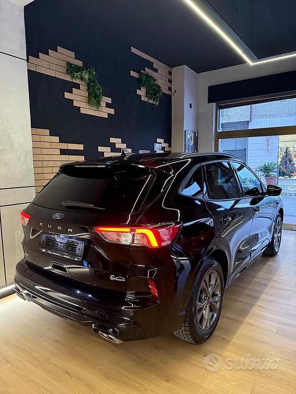 Usata Ford Kuga ST-Line X 149 CV (109 kW) 2021 Nero SUV