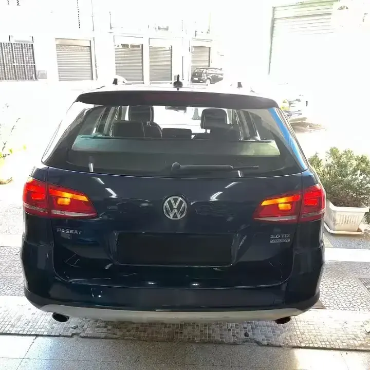 Usata VW Passat 177 CV (130 kW) 2014 Blu Station wagon