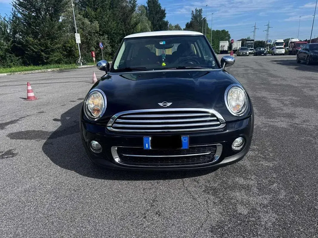 Usata Mini Cooper D 111 CV (81 kW) 2012 Nero Utilitaria