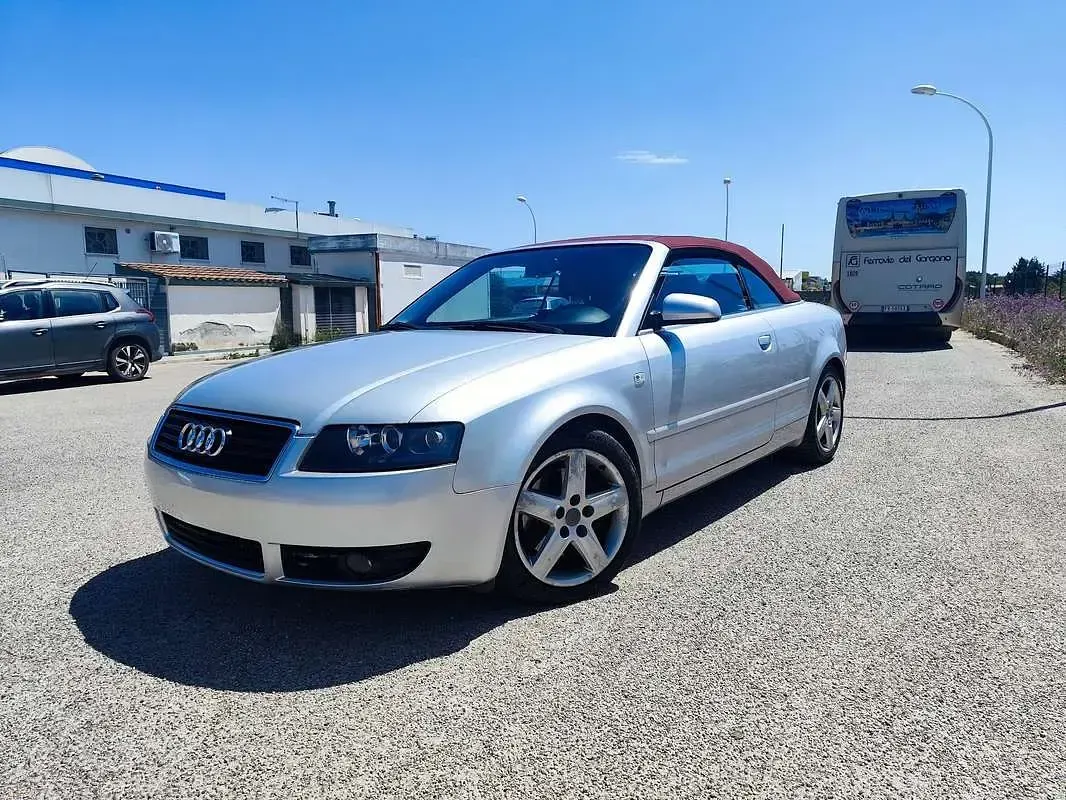 Usata Audi A4 Cabriolet 163 CV (119 kW) 2004 Argento Cabrio