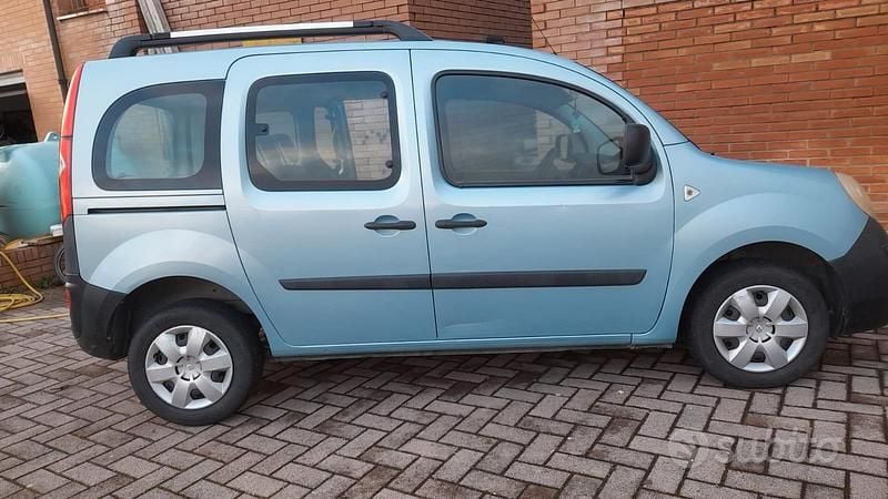 Usata Renault Kangoo 85 CV (62 kW) 2008 Blu Monovolume