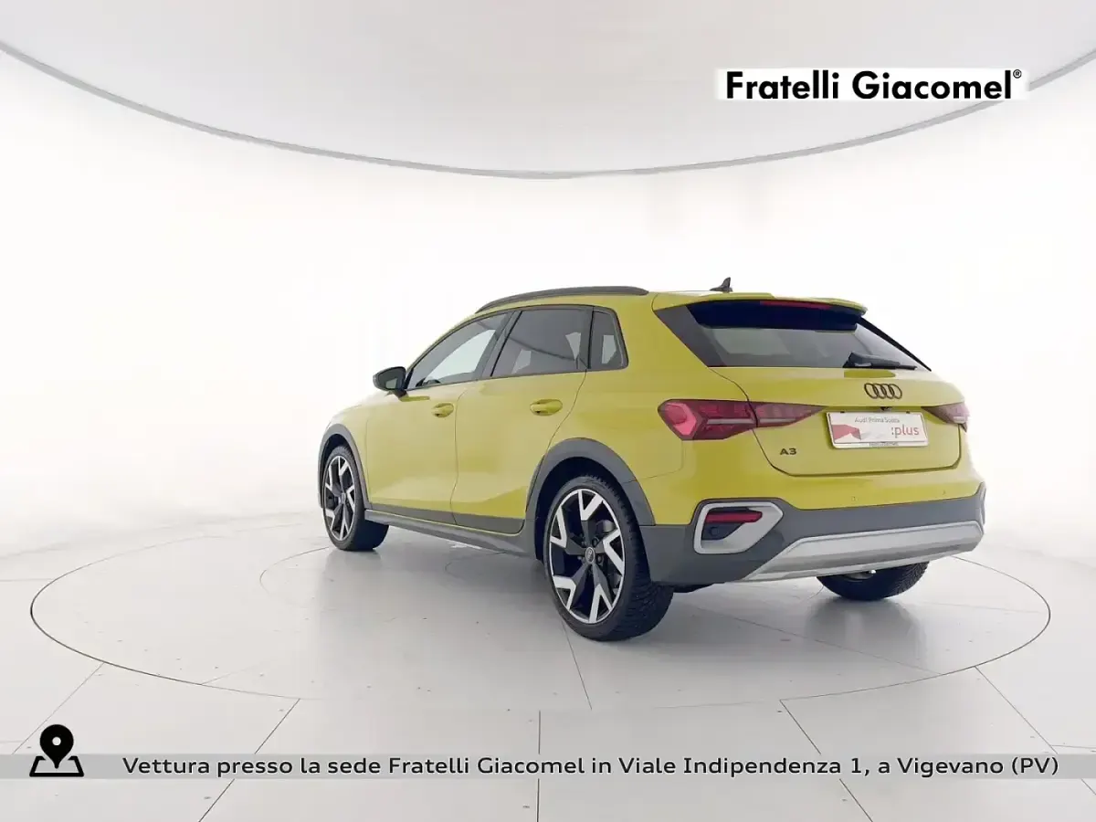 Usata Audi A3 Comfort 150 CV (110 kW) 2024 Giallo pitone metallizzato Berlina