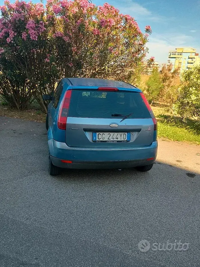 Usata Ford Fiesta 73 CV (53 kW) 2003 Blu Utilitaria