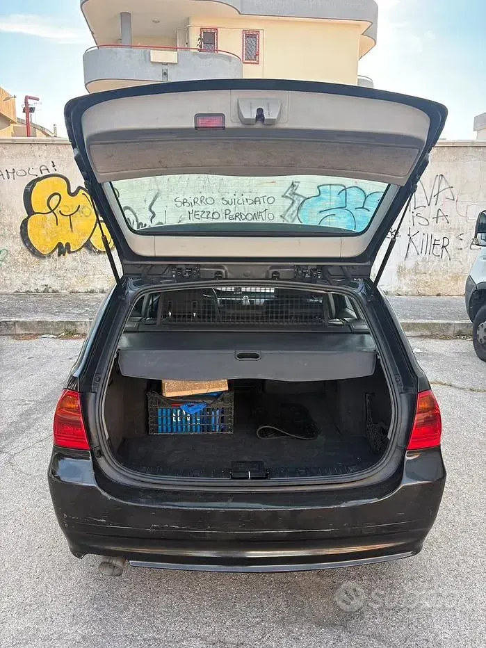 Usata BMW 318 Comfort Edition 2006 Nero Station wagon