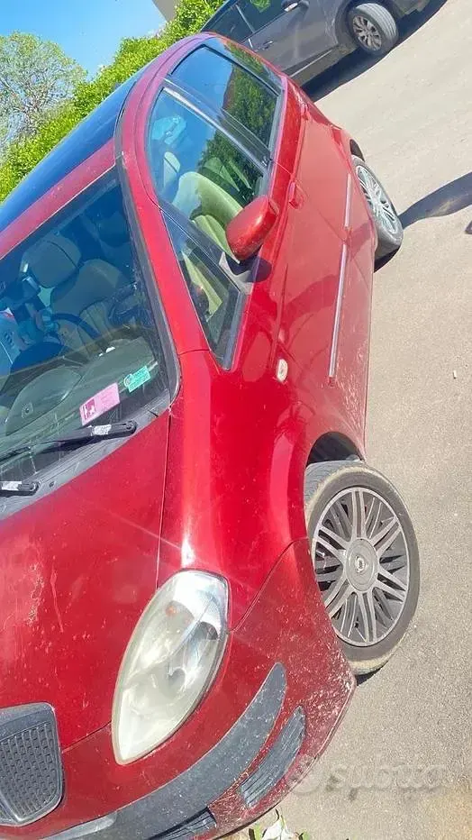 Usata Lancia Musa 90 CV (66 kW) 2007 Rosso Monovolume