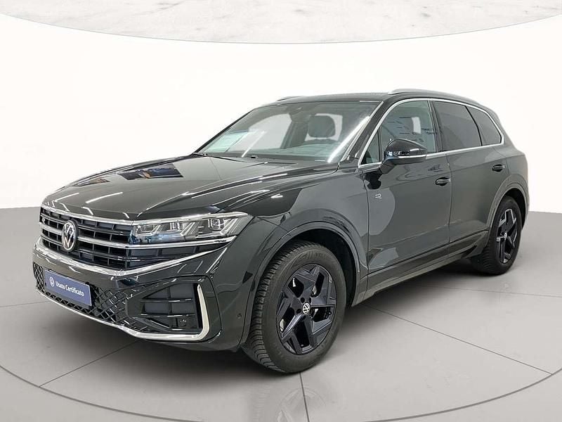0e grenadill black metallizzato Usata 2024 VW Touareg R-line SUV | 63.900 € (Ottimo prezzo) - Immagine 1/4