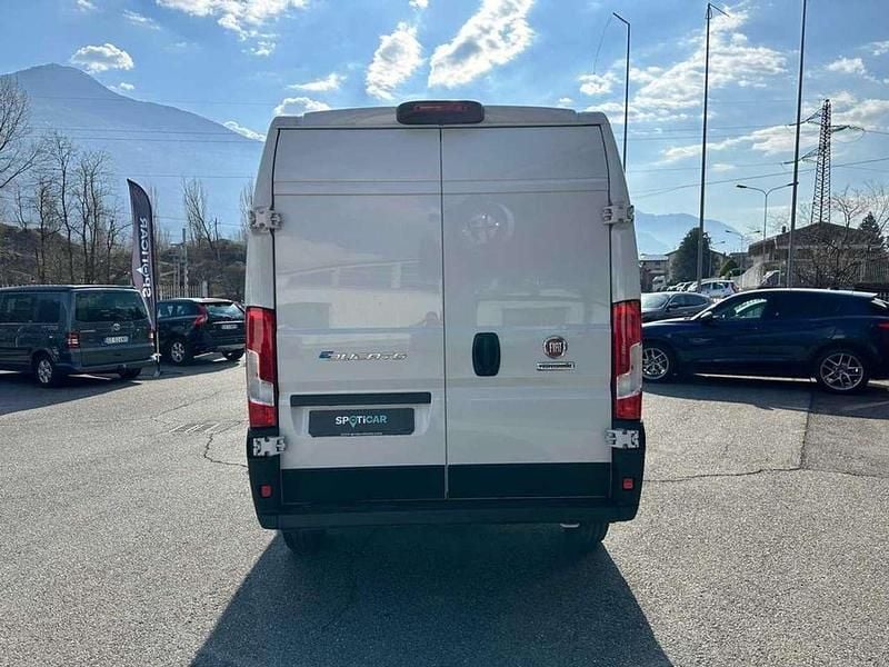 Usata Fiat Ducato 89 kW (122 CV) 2021 Bianco pastello Furgone