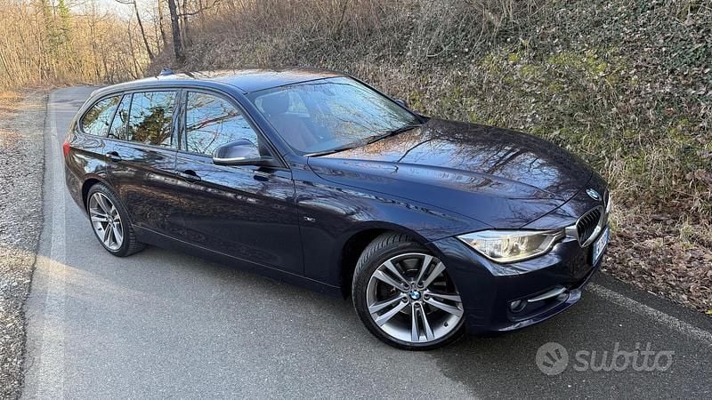 Begagnad BMW 330 Sport Line 258 HK (189 kW) 2014 Blå Kombi