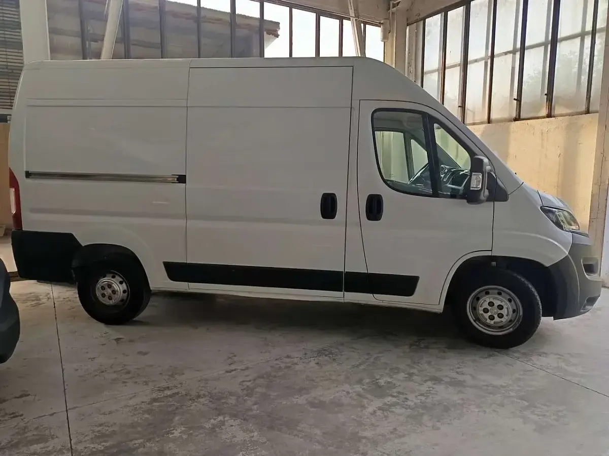 Usata Peugeot Boxer 140 CV (102 kW) 2023 Bianco Furgone