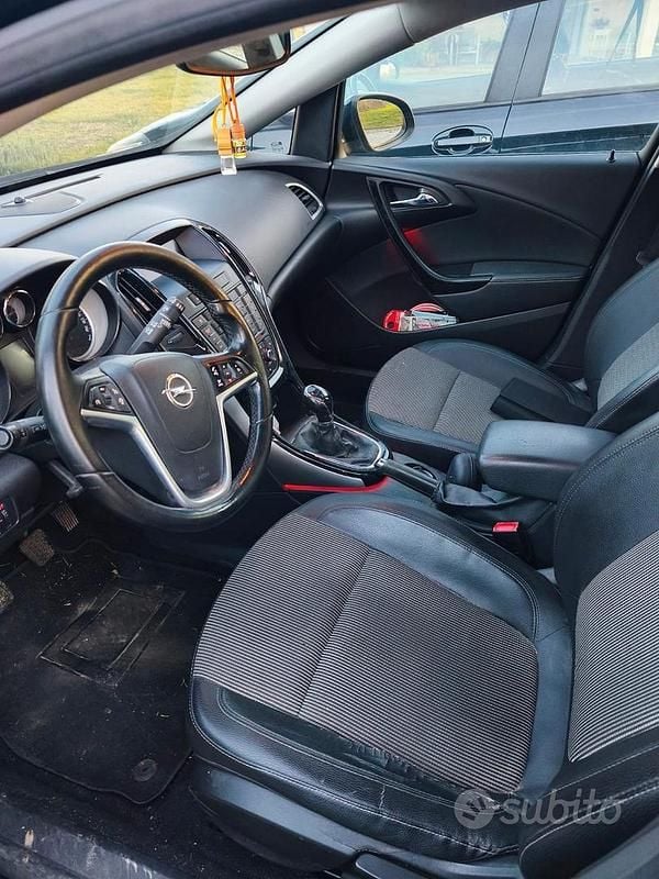 Usata Opel Astra Sport 2015 Nero Station wagon