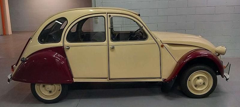 Usata Citroën 2CV 29 CV (21 kW) 1981 Beige Berlina