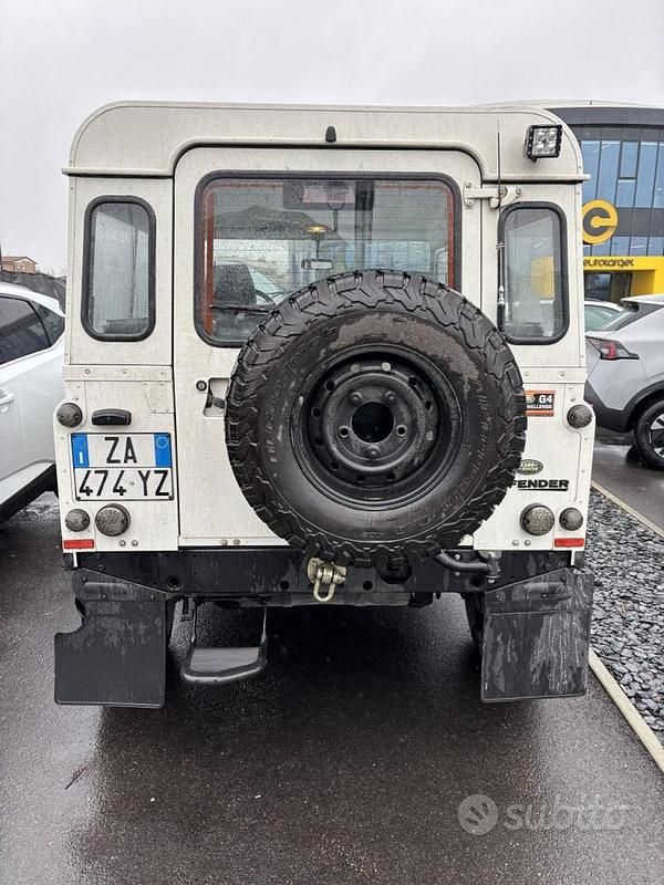 Usata Land Rover Defender 122 CV (89 kW) 2007 Bianco Station wagon