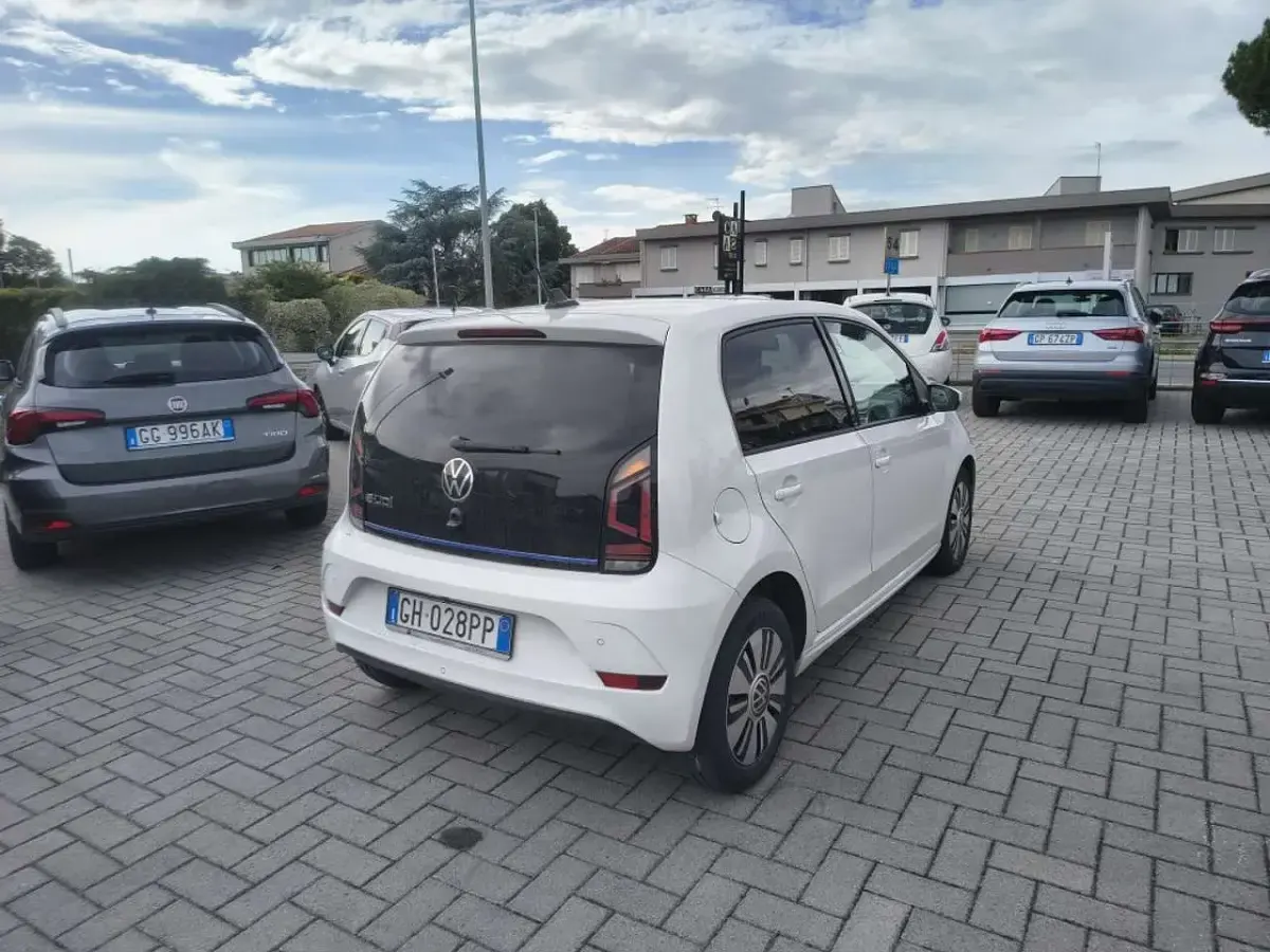 Usata VW e-up! 61 kW (83 CV) 2021 Bianco Utilitaria