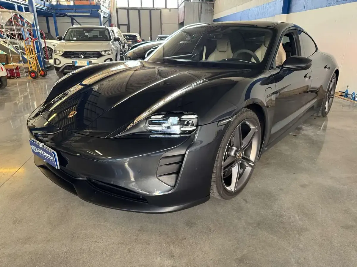 Usata Porsche Taycan 4S Performance Package 139 kW (190 CV) 2021 Other Berlina