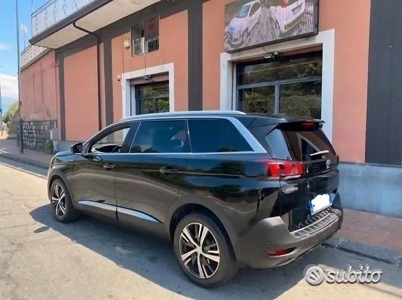 Usata Peugeot 5008 GT-line 120 CV (88 kW) 2019 Nero SUV