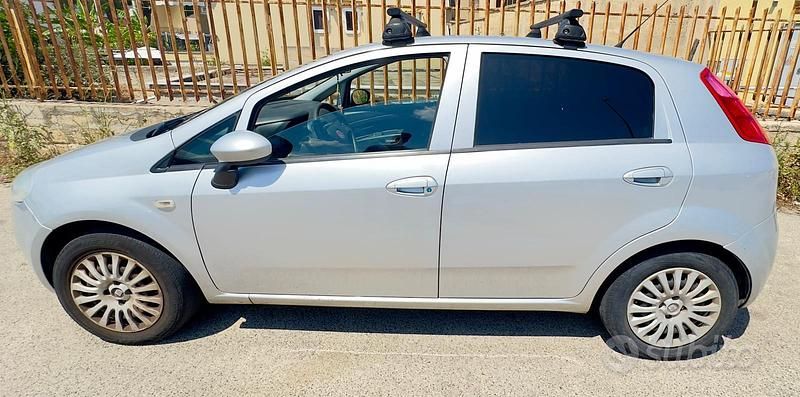 Usata Fiat Grande Punto 65 CV (47 kW) 2012 Grigio Utilitaria