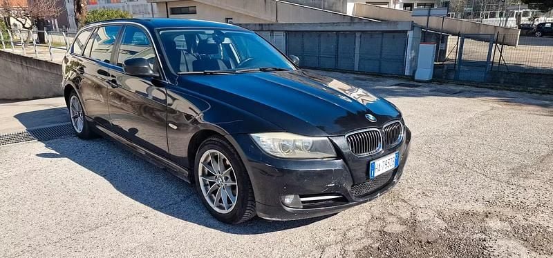 Usata BMW 318 2010 Nero Station wagon