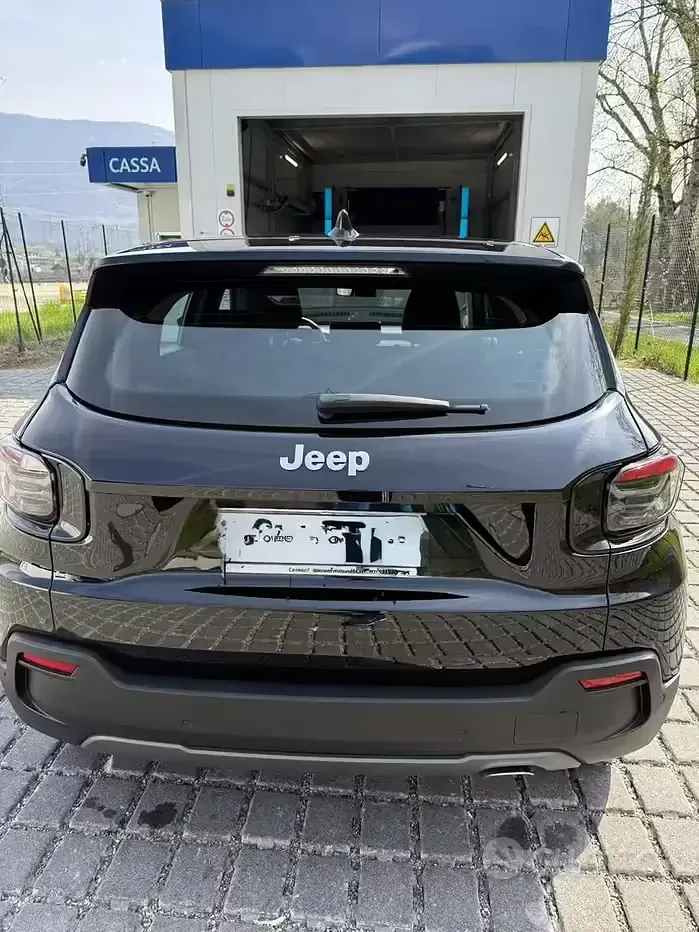 Usata Jeep Avenger 101 CV (74 kW) 2024 Nero SUV