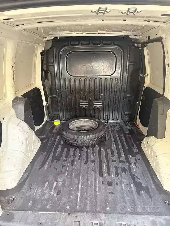 Usata Fiat Doblò 103 CV (75 kW) 2010 Bianco Monovolume
