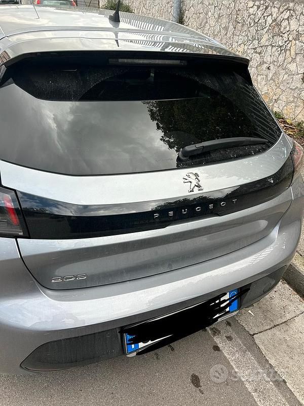 Usata Peugeot 208 101 CV (74 kW) 2023 Grigio Utilitaria