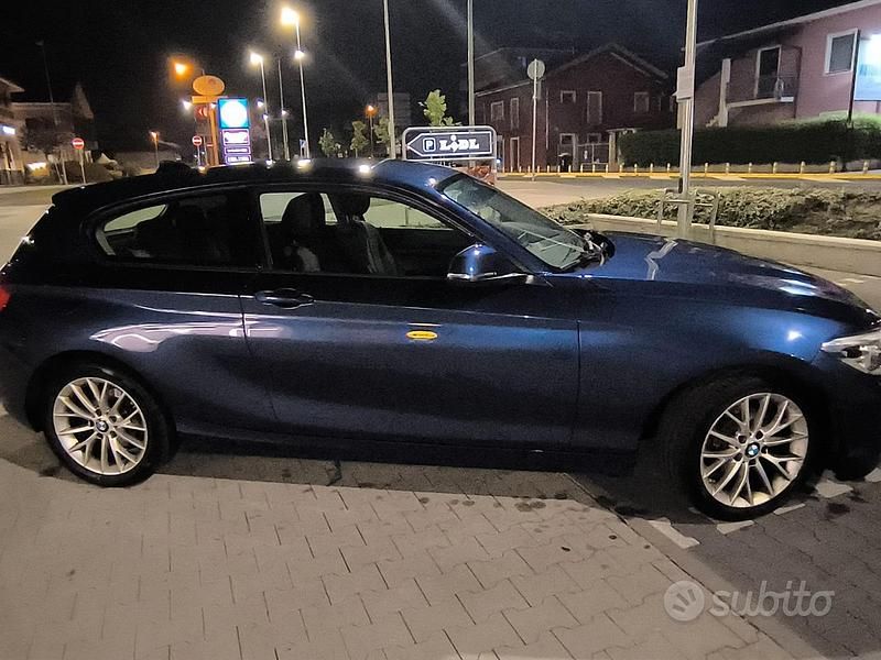 Usata BMW 118 Sport Line 150 CV (110 kW) 2015 Blu Utilitaria