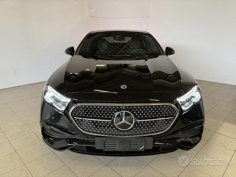 Usata Mercedes E220 AMG Line Premium 197 CV (144 kW) 2024 Nero Berlina