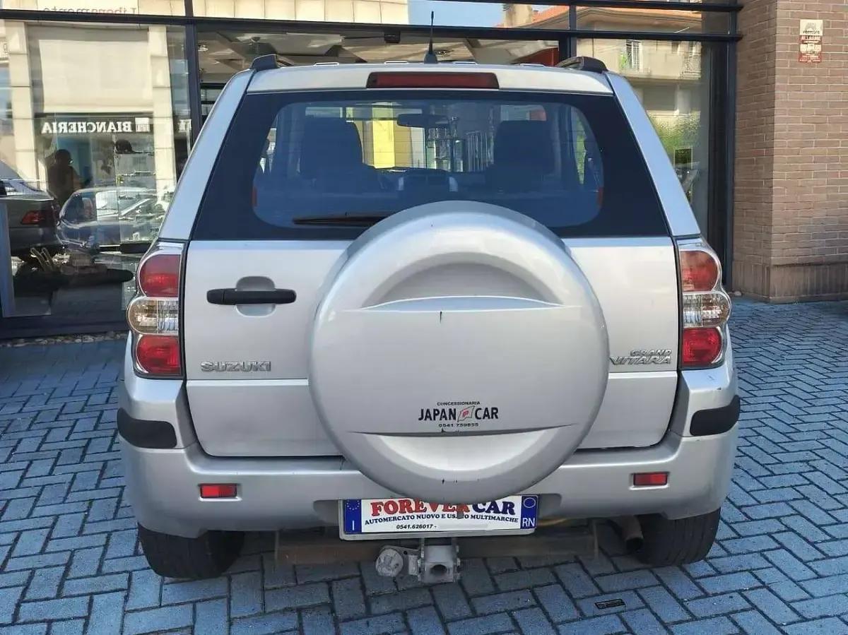 Usata Suzuki Grand Vitara 129 CV (94 kW) 2006 Argento SUV