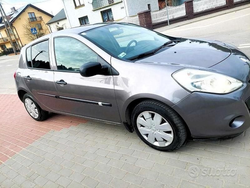 Usata Renault Clio IV Dynamique 75 CV (55 kW) 2012 Grigio Berlina