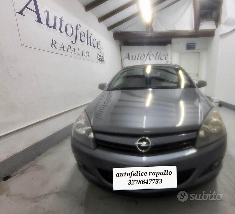 Usata Opel Astra GTC Cosmo 120 CV (88 kW) 2005 Grigio Berlina