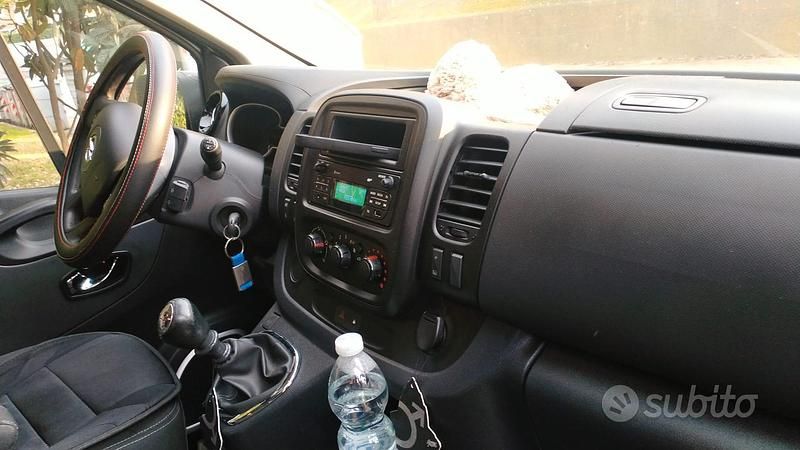 Usata Opel Vivaro 114 CV (83 kW) 2016 Grigio Monovolume