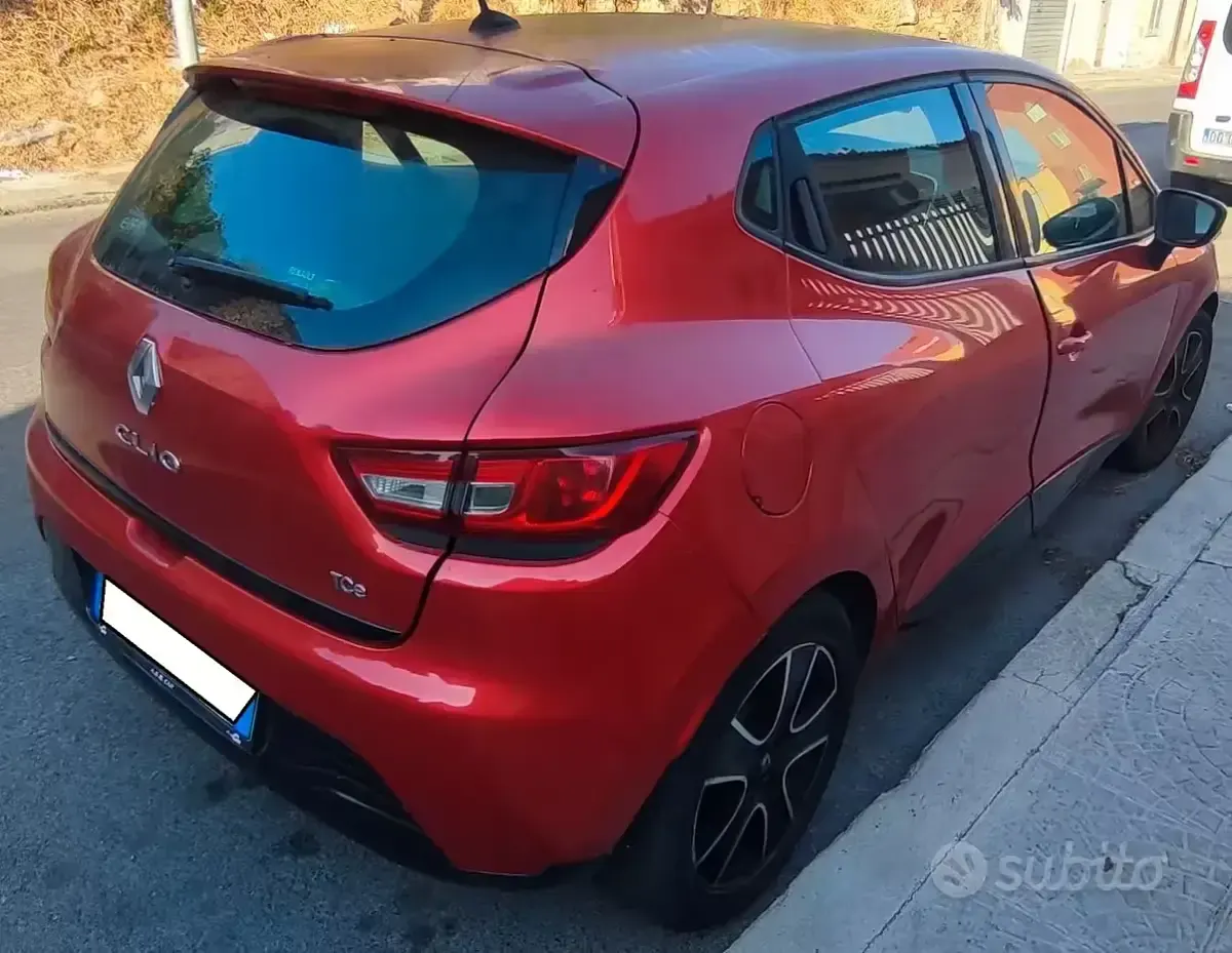 Second-hand Renault Clio IV 90 CP (66 kW) 2013 Roșu Hatchback