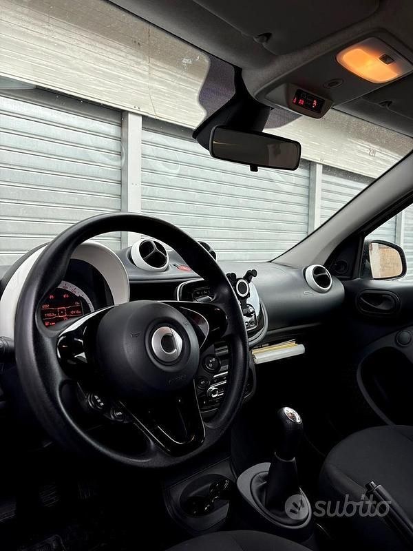 Usata Smart ForFour Passion 71 CV (52 kW) 2015 Bianco Utilitaria