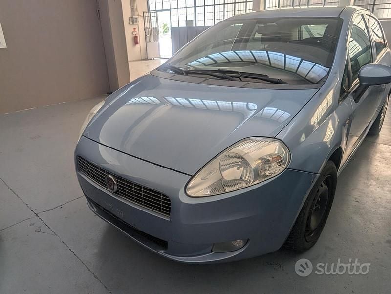 Usata Fiat Grande Punto 77 CV (56 kW) 2010 Blu Utilitaria