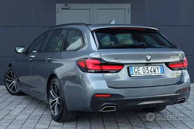Usata BMW 520 Efficient Dynamics 190 CV (139 kW) 2021 Grigio Berlina