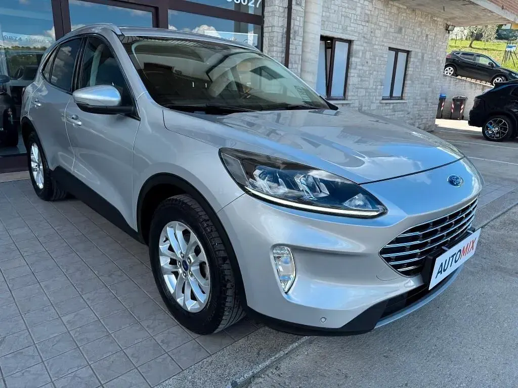 Usata Ford Kuga Titanium 120 CV (88 kW) 2020 Argento SUV