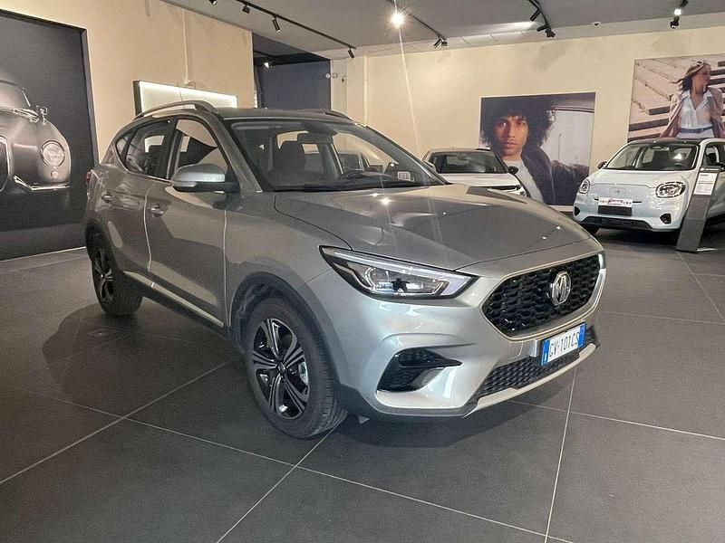 Usata MG ZS Luxury 106 CV (77 kW) 2023 Nero Berlina