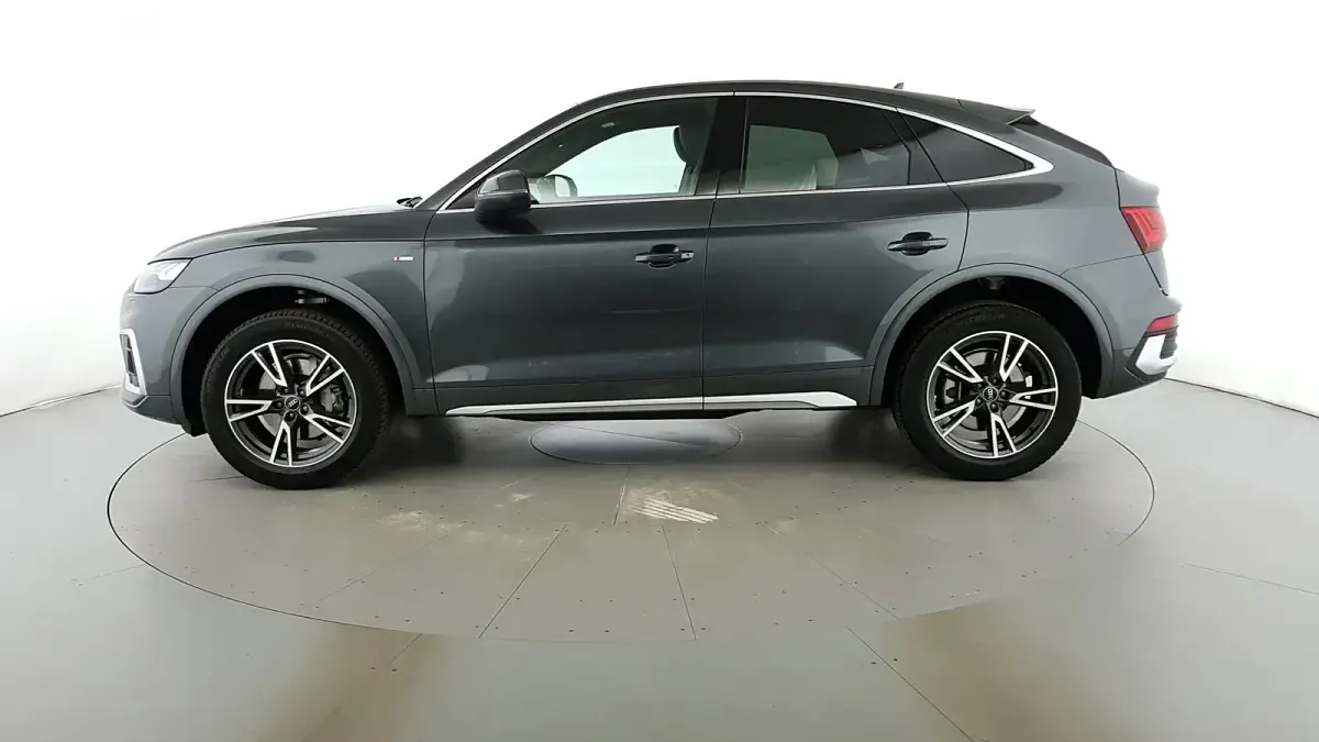 Usata Audi Q5 Sportback S-Line 204 CV (150 kW) 2024 Grigio daytona SUV