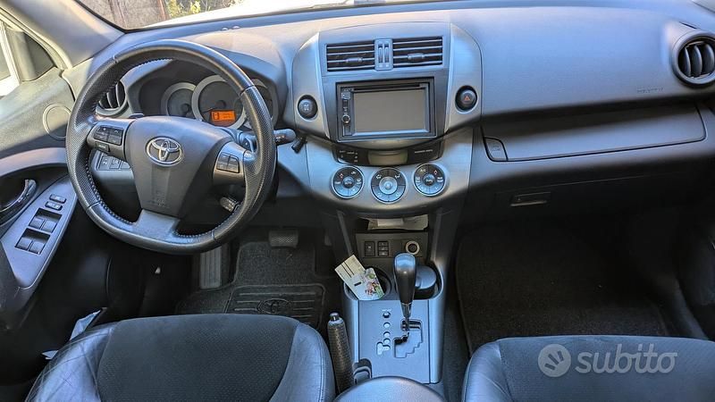 Usata Toyota RAV4 150 CV (110 kW) 2011 Bianco SUV
