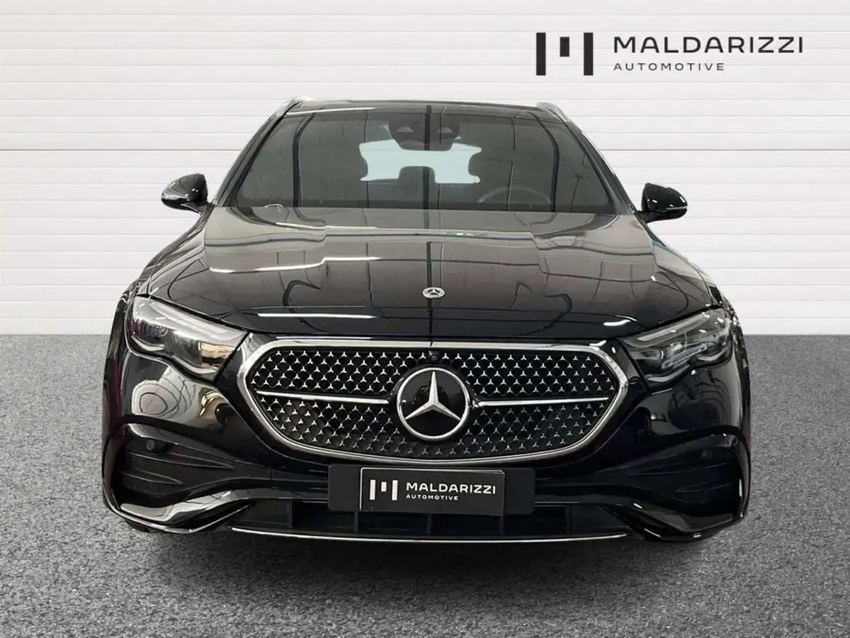 Usata Mercedes E220 AMG Line Premium Plus 197 CV (144 kW) 2024 Nero Station wagon