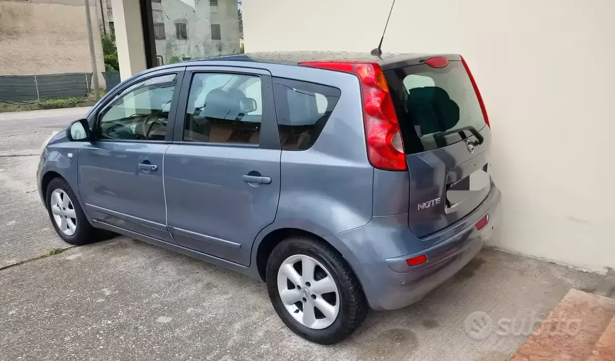 Usata Nissan Note 88 CV (64 kW) 2008 Grigio Utilitaria
