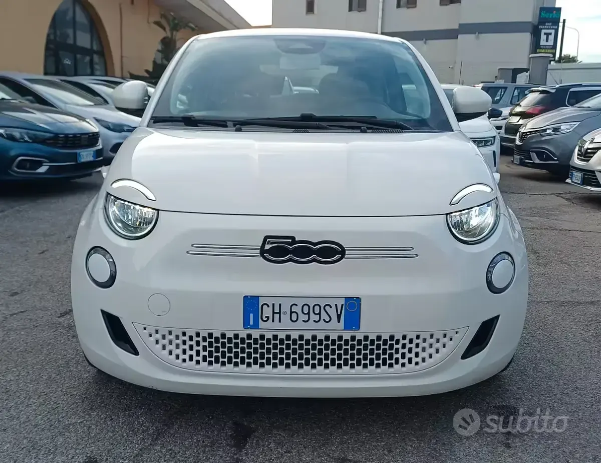 Usata Fiat 500e La Prima 42 kW (58 CV) 2022 Bianco Berlina
